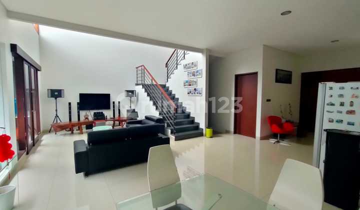 Rumah Batununggal Siap Huni Terawat, 2 Lantai Hadap Barat Bandung