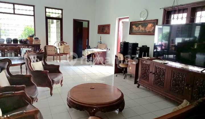 House Near Gedung Sate, Sayap Re Martadinata (Riau) Bengawan Cihapit, Kec. Bandung Wetan 2