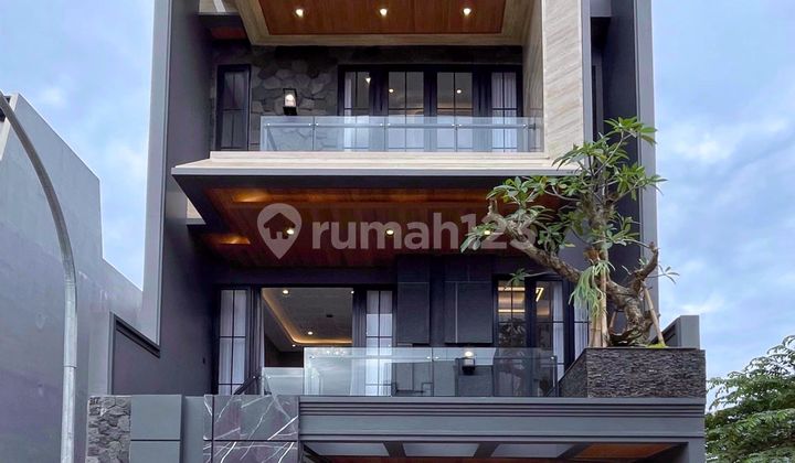 Naru Luxury House with Private Pool and Rooftop in Jagakarsa, South Jakarta