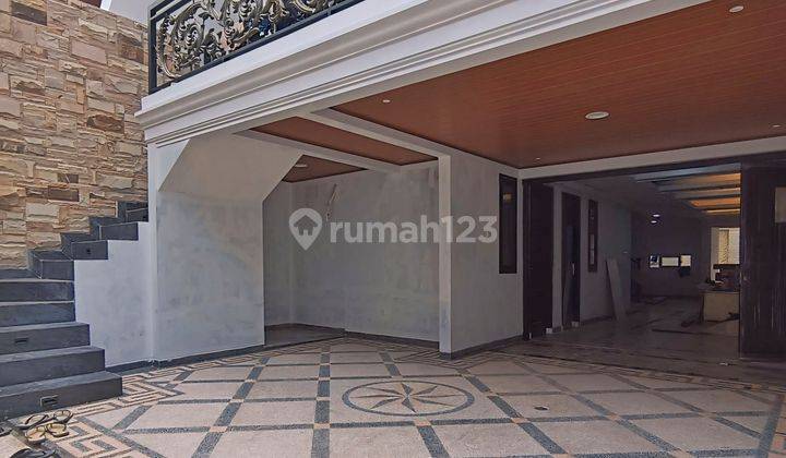 Rumah Baru Private Pool Rooftop Semi Furnished Dikebagusan Jaksel 2