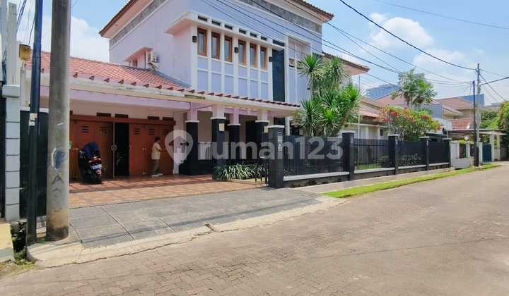 Rumah Luas Mewah Dalam Komplek Di Lebak Lestari Jaksel