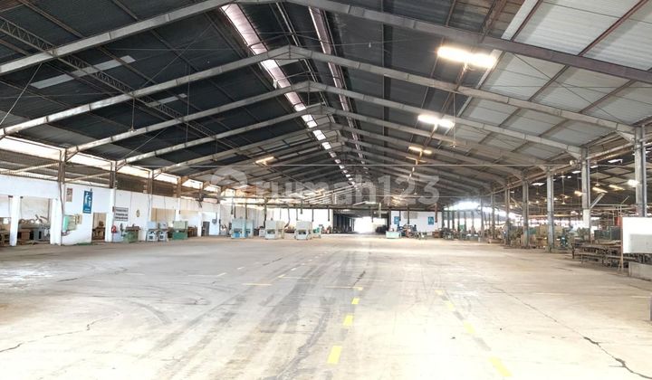 Very Large, Unfurnished, Ready-to-Use Warehouse in Sayung, Demak