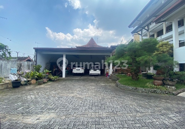 Rumah 3 Lantai Pinggir Jalan Raya di Salatiga 2