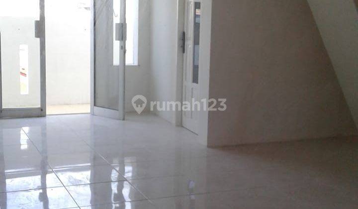 Rumah 3 Lantai Pemandangan City Light Lokasi Di Tanah Mas Semarang 1