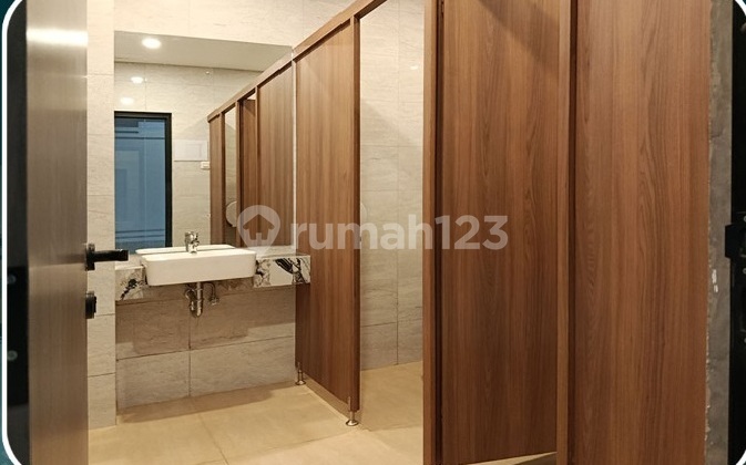 Kantor Bagus Dilengkapi dengan Lift di Puri Anjasmoro Semarang 2