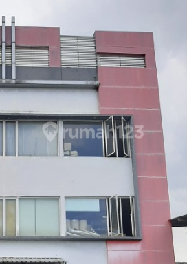 Ruko 3 Lantai Area Parkir Luas di Majapahit Semarang 2