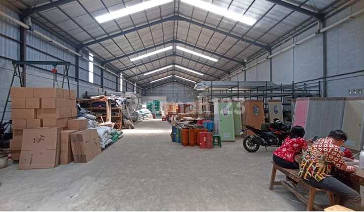 Good and Flood-Free New Building Warehouse on Ki Mangun Sarkoro Street, Pekalongan Good and Flood-Free New Building Warehouse on Ki Mangun Sarkoro Street, Pekalongan