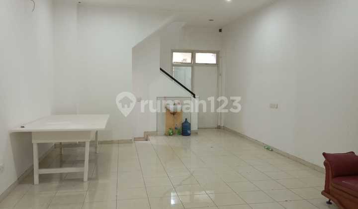2-Story Ready-to-Use Shop House in Graha Padma Semarang 1