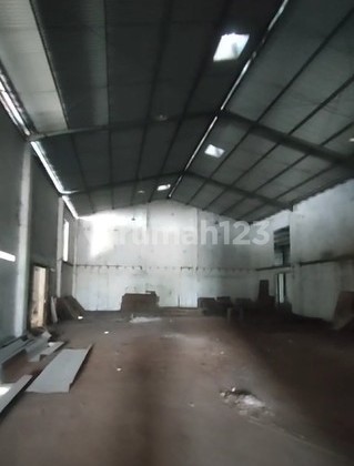 Warehouse Strategic Location Road Access Suitable for Containers in Yogyakarta Ring Road Warehouse Strategic Location Road Access Suitable for Containers in Yogyakarta Ring Road