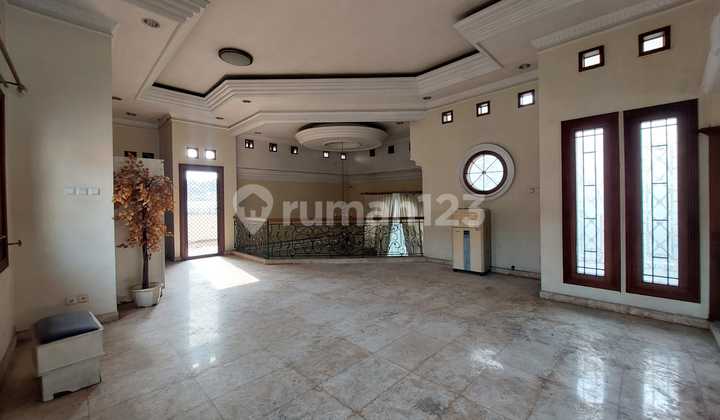 Rumah 2 Lantai & Berukuran Luas Di Abdulrahman Saleh Semarang 1