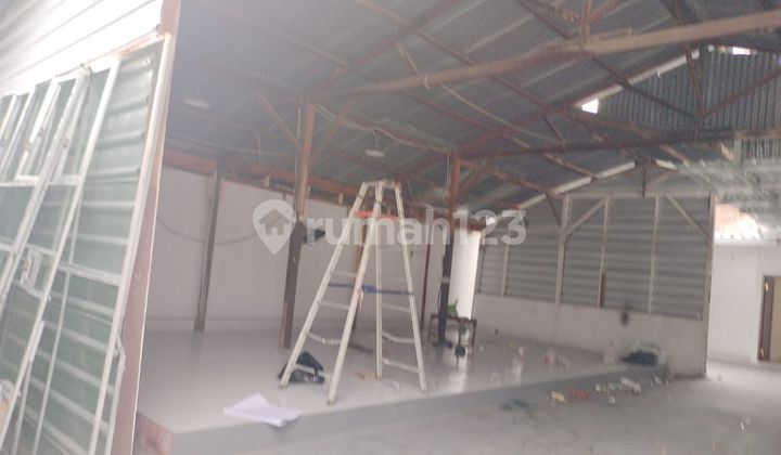 Ruang Usaha Siap Huni bisa untuk Showroom Motor Maupun Toko atau Gudang Kecil di Muwardi Semarang 1