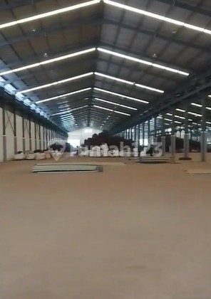 Large-Sized Flood-Free Warehouse Close to the Toll Road in KIC Gatsu Semarang