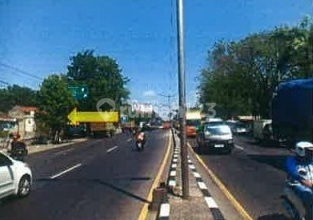 Land Calculated House in a Very Strategic Location on the Side of Siliwangi Highway, Semarang 2