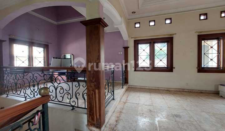 Rumah 2 Lantai & Berukuran Luas Di Abdulrahman Saleh Semarang 2