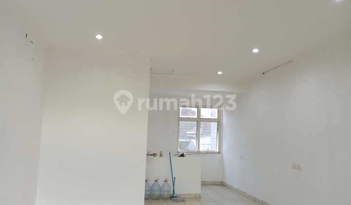 2-Story Ready-to-Use Shop House in Graha Padma Semarang 2