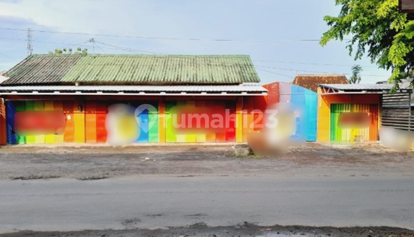 Ready-to-Use Business Space Consisting of Shop, House, and Warehouse in Gemuh Kendal