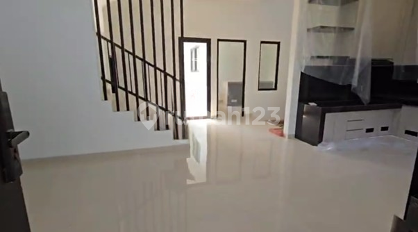 2-Story Luxury House Hook in The Miles BSB Elite Housing 1