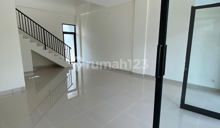 New &amp; Nice 2-Story Shop House Flood-Free in BSB Semarang 1