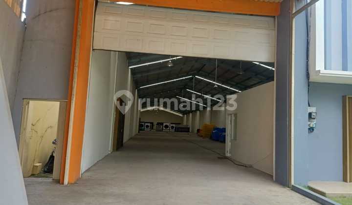 Gudang Bagus Siap Pakai Berukuran Sedang Di Yos Sudarso Semarang 1