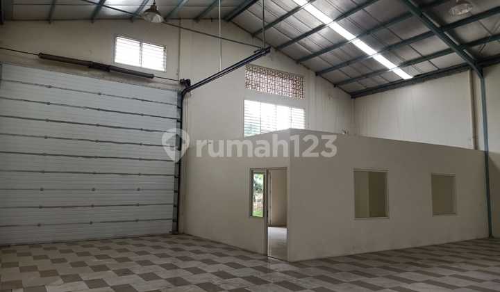 Gudang Berukuran Sedang Siap Pakai Di Yos Sudarso Semarang 2