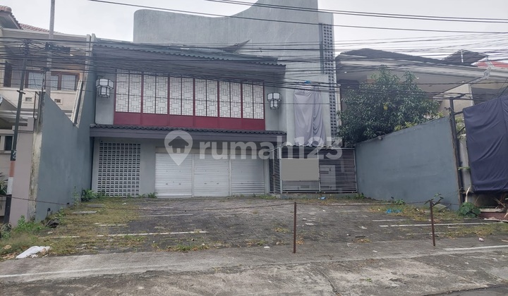 Ruang Usaha Ex Resto Bebas Banjir di Semarang Atas Daerah Sisingamangaraja