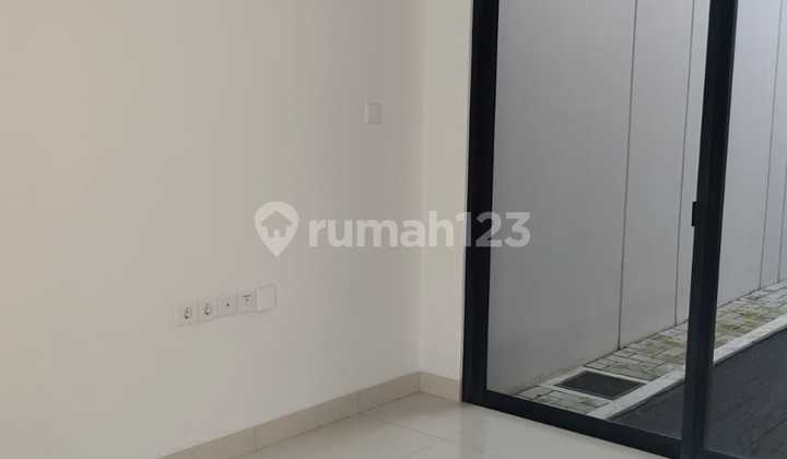 For Rent 2-Story House, Move-In Ready, 2 Bedrooms 2