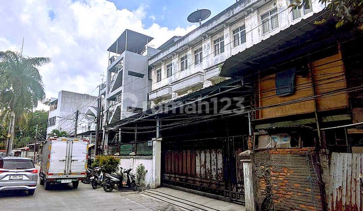 Strategic Boarding House Residence Area Wijaya Kusuma Jelambar West Jakarta 2