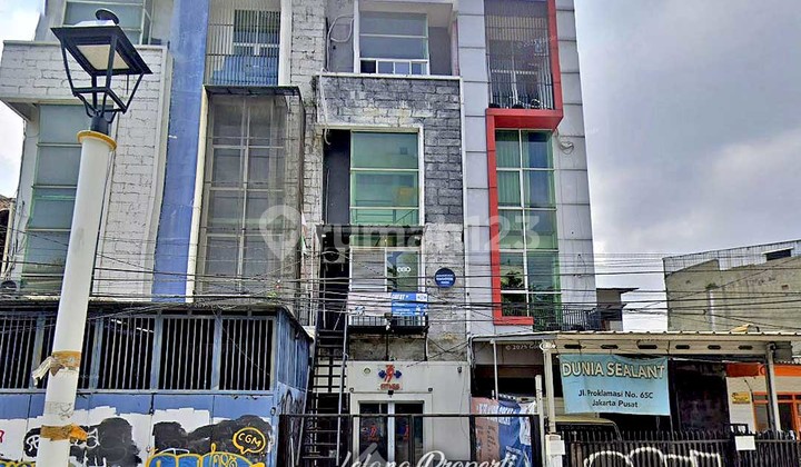 4-Story Shop House in Good Condition, Strategic Location on Jl Proklamasi, Menteng, Central Jakarta 4-Story Shop House in Good Condition, Strategic Location on Jl Proklamasi, Menteng, Central Jakarta