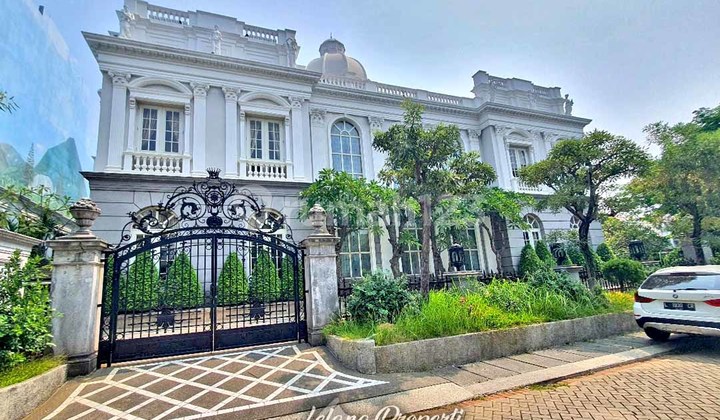 Rumah Mewah Mediterania Lokasi Premium Ebony Golf Pik Jakut
