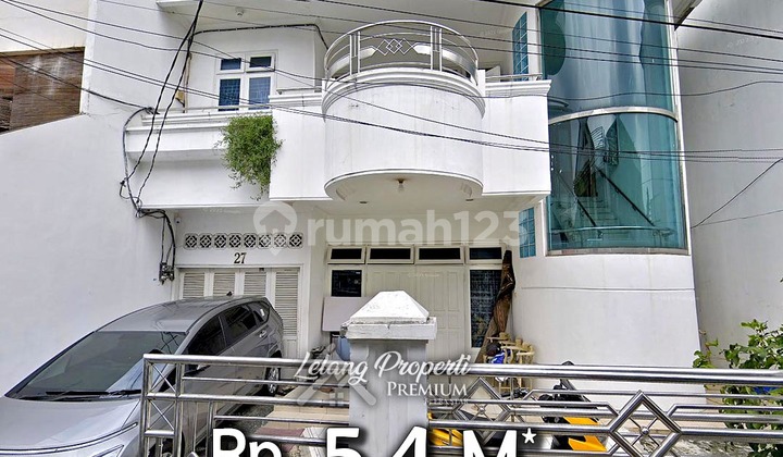 Strategic Comfortable Modern House on Jl Kesehatan Petojo West Jakarta 2