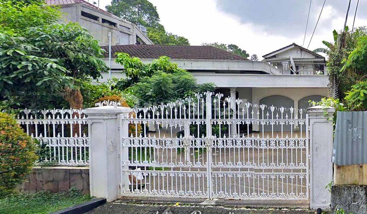 Spacious Well-Maintained Old House Strategic Location MPR Cilandak South Jakarta