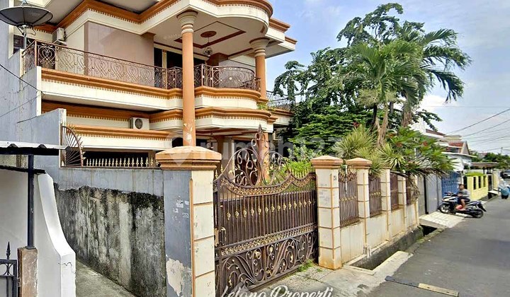 Luxury Serene House in a Comfortable Location, Soleh, Sukabumi, Kebon Jeruk, West Jakarta 2