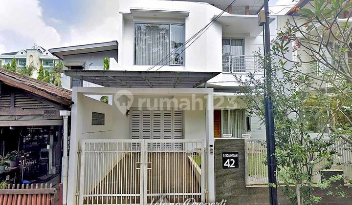 Rumah Modern Lokasi Nyaman Perum Loka Indah Kalibata Jaksel