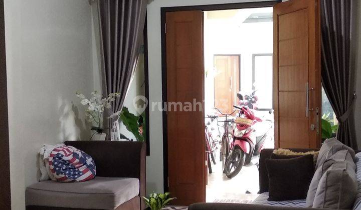 Rumah Bagus Semi Furnished 2 Lantai Strategis Di Pamulang Tangerang Selatan 2