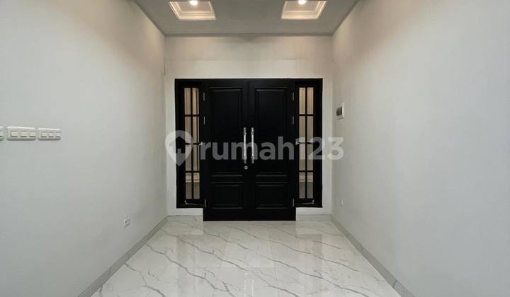RUMAH 2 LANTAI DI KALISARI PASAR REBO JAKARTA TIMUR