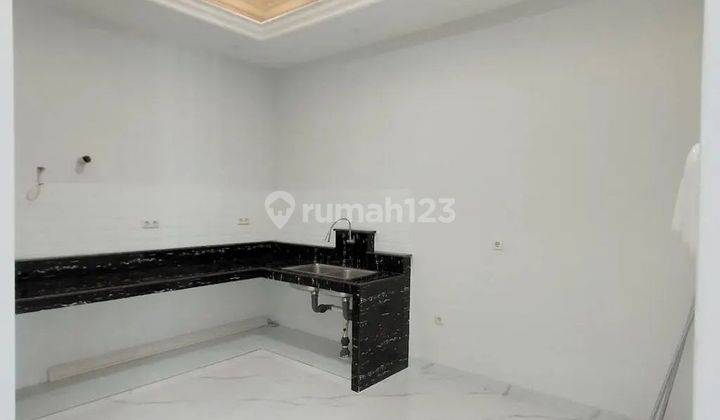 RUMAH 2 LANTAI DI KALISARI PASAR REBO JAKARTA TIMUR