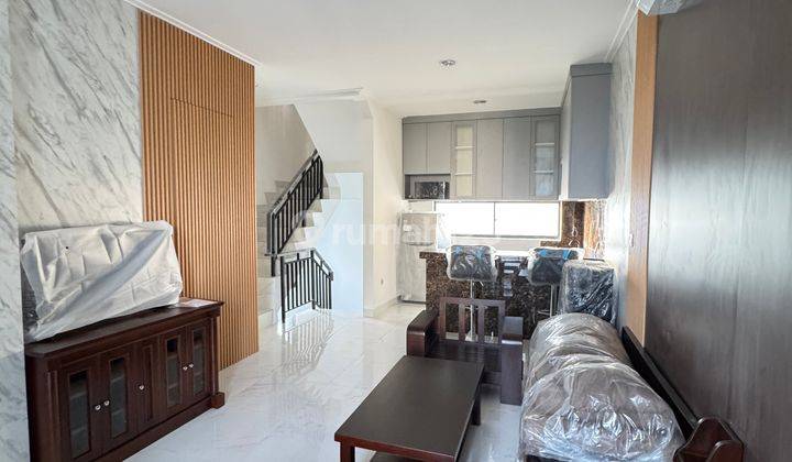Rumah Hoek Golf Island Cluster Piano Full Furnished Brand New 1