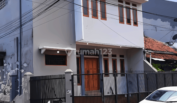 Rumah /Ruang Usaha Strategis Pusat Kota di Jalan Pasundan 1