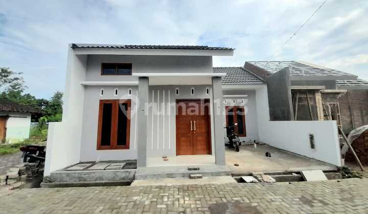 Mezzanine design house near Akfis Colomadu Campus Mezzanine design house near Akfis Colomadu Campus