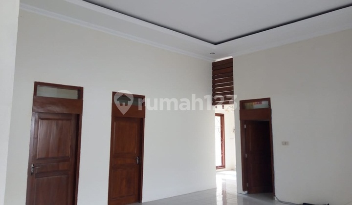 Rumah Halaman Luas Belakang Hotel Alila Jajar Solo 2