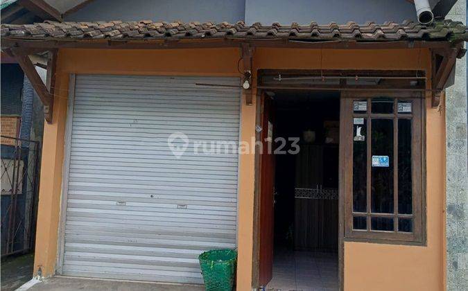 Rumah Manang harga apik lokasi dekat Pusat Keramaian Gentan 1