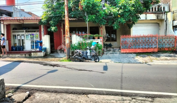 Rumah plus tempat usaha tepi jalan raya ramai Mojosongo Solo Rumah plus tempat usaha tepi jalan raya ramai Mojosongo Solo
