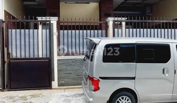 Rumah desain modern lokasi barat Masjid Al Aqsho Purbayan