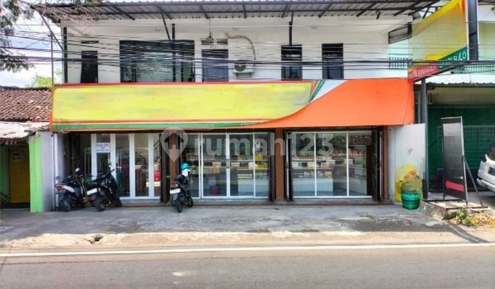 Strategic Business Space on Solo Jogja Kartasura Main Road