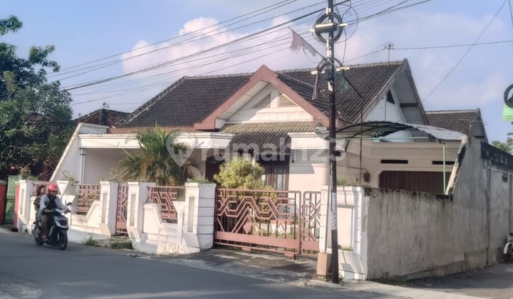 Rumah Gonilan Kartasura belakang Kampus 4 UMS Rumah Gonilan Kartasura belakang Kampus 4 UMS