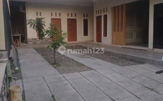 Rumah Strategis Tengah Kota Halaman Luas Full Furnish Jajar Solo 2