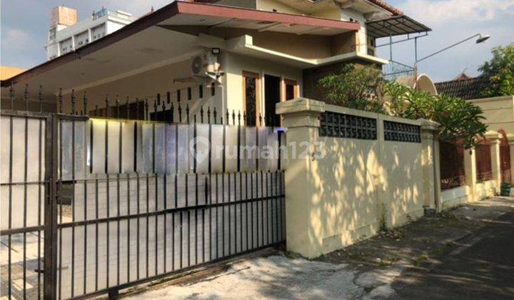 Rumah Strategis Tengah Kota Halaman Luas Full Furnish Jajar Solo 1