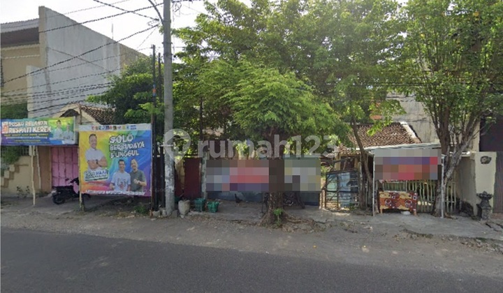 Strategic land in the City Center, only 150 meters from Slamet Riyadi Street, Solo. Strategic land in the City Center, only 150 meters from Slamet Riyadi Street, Solo.