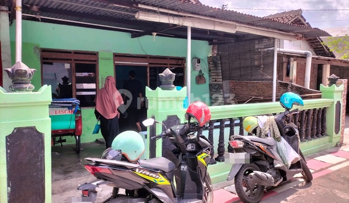 Tanah bonus bangunan hanya 100m dari Jl. Slamet Riyadi Gumpang Tanah bonus bangunan hanya 100m dari Jl. Slamet Riyadi Gumpang