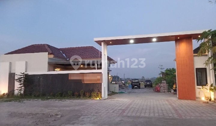 Minimalist Cluster Housing near Pandeyan Boyolali Field.